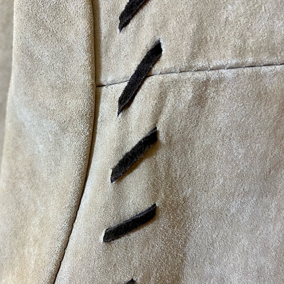 Quacker Factory leather jacket, safari themed full zipper. - Picture 12 of 16